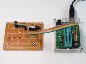 写真33、Arduino Uno用ブートローダライタシールドとターゲット基板の結線
