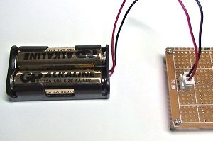 写真34、電池ボックスのLED制御基板への接続