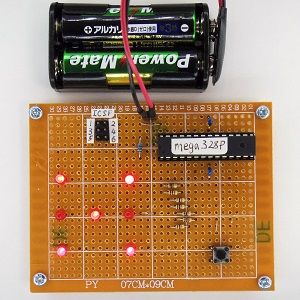 写真1、Arduino互換マイコンを組み込んだ作品の例(電子サイコロ)
